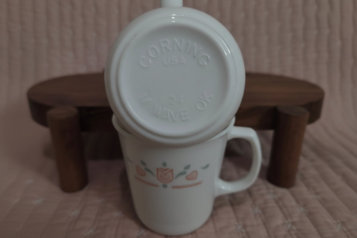 Vintage Corning corelle dutch lattice mugs, set of 3